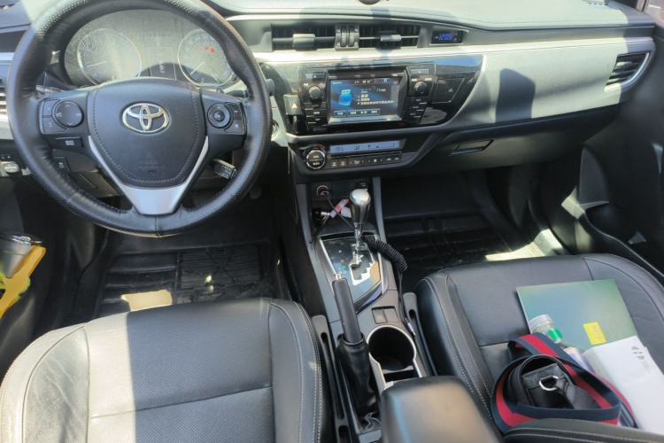 Used Toyota Levin 2014 1.8V CVT Luxury Edition Center Console