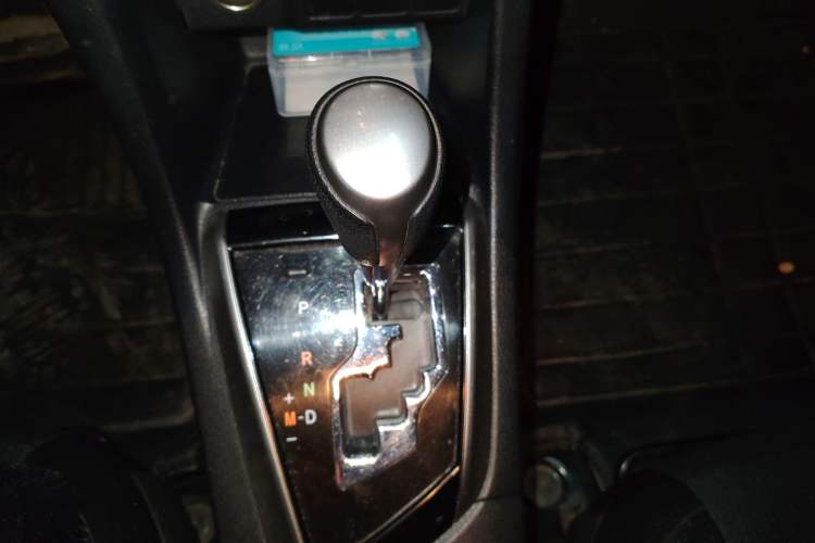 Used Toyota Levin 2014 1.6G CVT Elite Edition Gear Lever