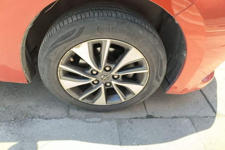 Used Toyota Levin 2014 1.8V CVT Luxury Edition Right Front Wheel Hub
