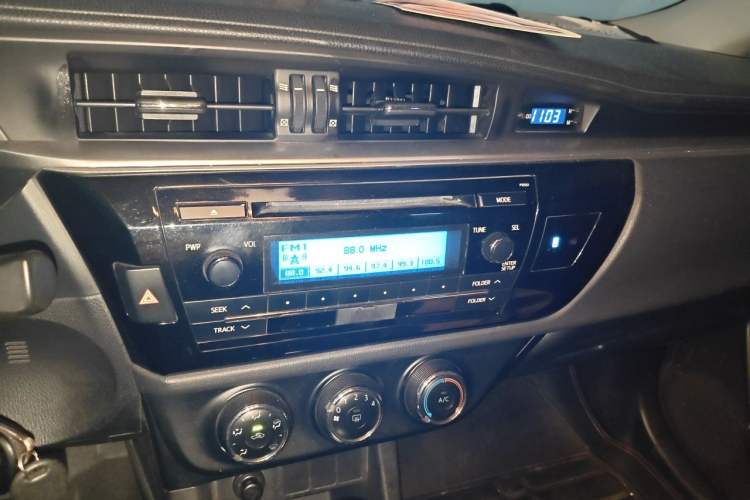 Used Toyota Levin 2014 1.6G CVT Elite Edition Audio And AC Panel