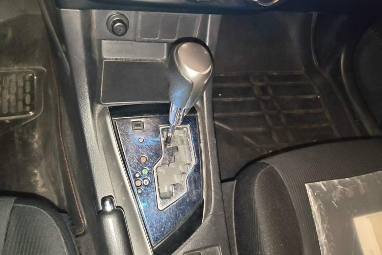 Used Toyota Levin 2014 1.6G CVT Elite Edition Gear Lever