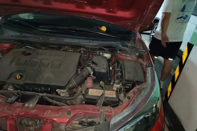 Used Toyota Levin 2014 1.6G CVT Elite Edition Engine Bay Left