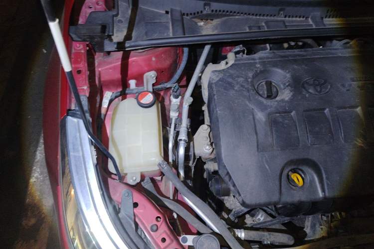 Used Toyota Levin 2014 1.6G CVT Elite Edition Engine Bay Right