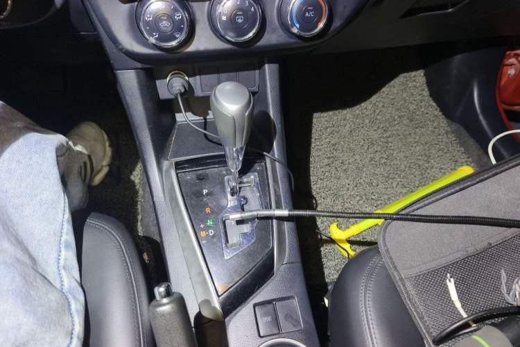 Used Toyota Levin 2014 1.6G CVT Elite Edition Gear Lever
