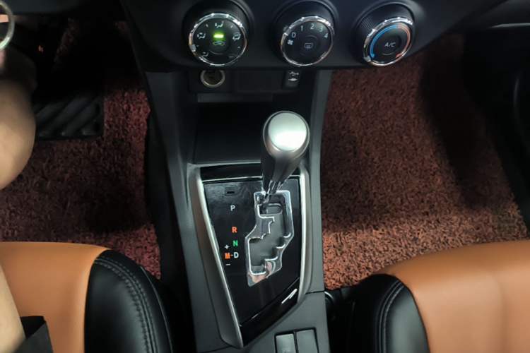 Used Toyota Levin 2014 1.8 GS CVT Elite Edition Gear Lever