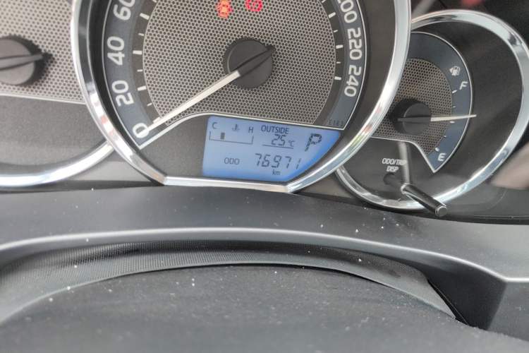 Used Toyota Levin 2014 1.6G CVT Elite Edition Odometer Close Up