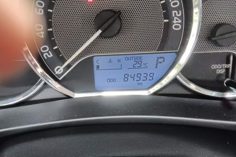 Used Toyota Levin 2014 1.6G CVT Elite Edition Odometer Close Up