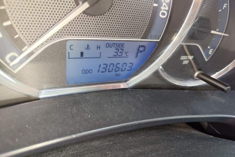 Used Toyota Levin 2014 1.6G CVT Elite Edition Odometer Close Up
