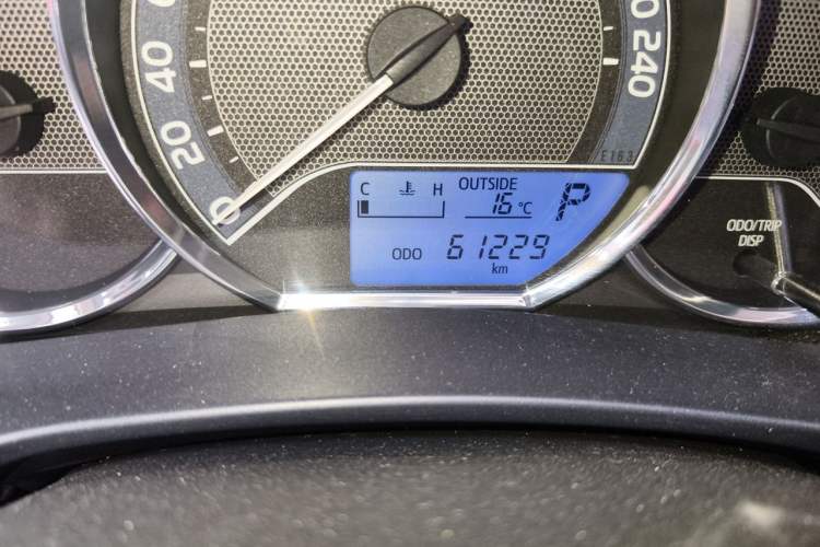 Used Toyota Levin 2014 1.6G CVT Elite Edition Odometer Close Up