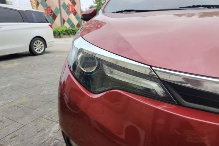 Used Toyota Levin 2014 1.6G CVT Elite Edition Right Front Headlight