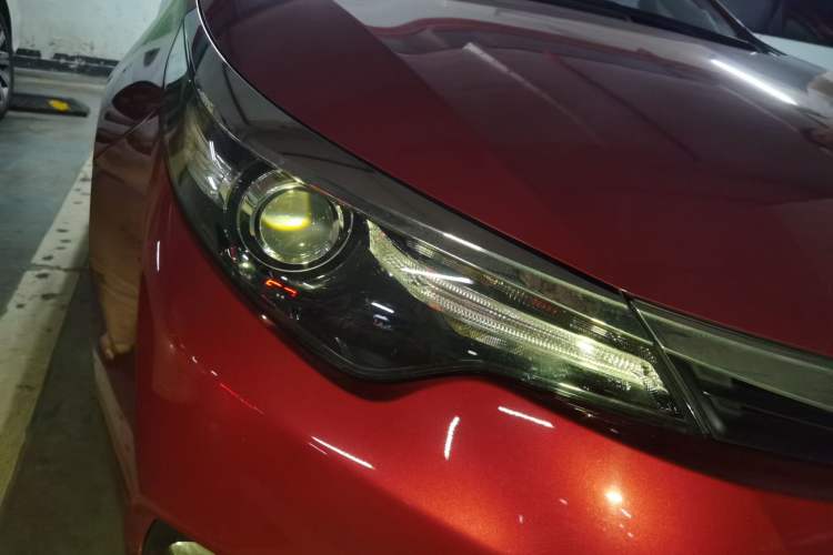 Used Toyota Levin 2014 1.6G CVT Elite Edition Right Front Headlight