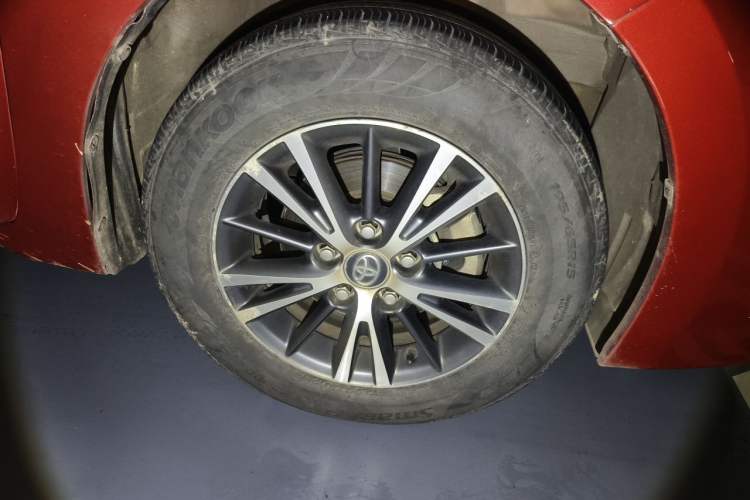Used Toyota Levin 2014 1.6G CVT Elite Edition Right Front Wheel Hub