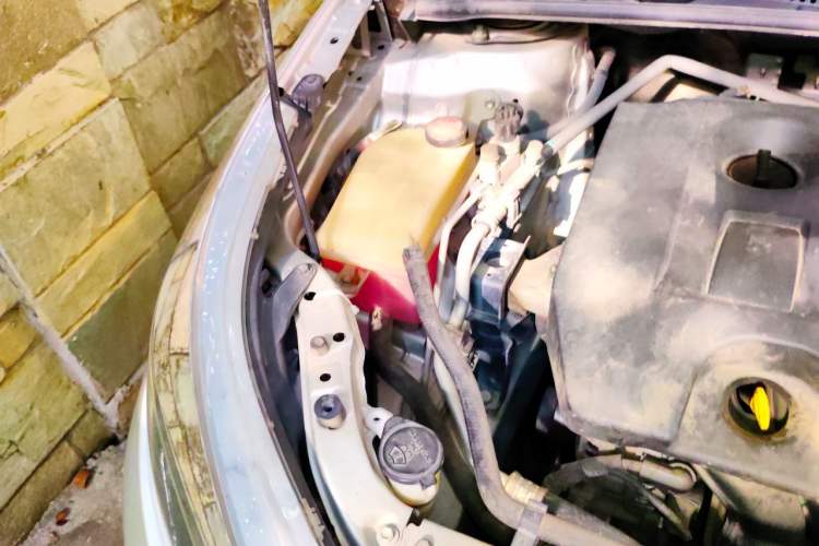 Used Toyota Levin 2014 1.6G CVT Elite Edition Engine Bay Right