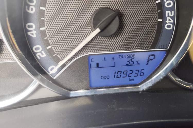 Used Toyota Levin 2014 1.6G CVT Elite Edition Odometer Close Up