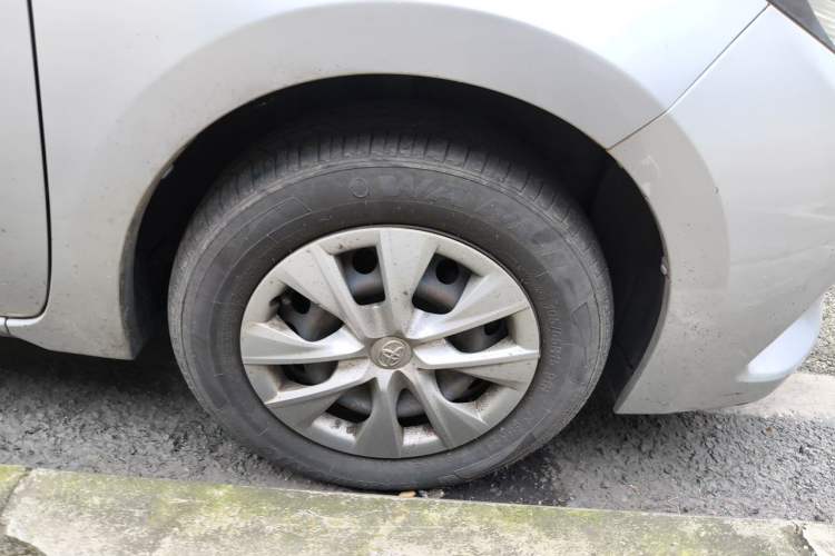 Used Toyota Levin 2014 1.6E Manual New Edition Right Front Wheel Hub