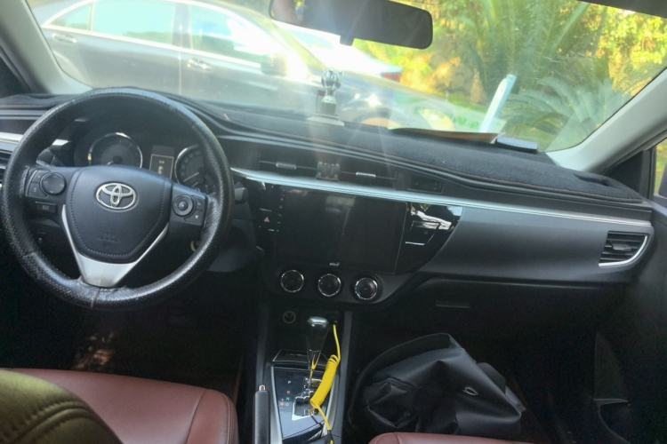 Used Toyota Levin 2014 1.8 GS CVT Elite Edition Center Console