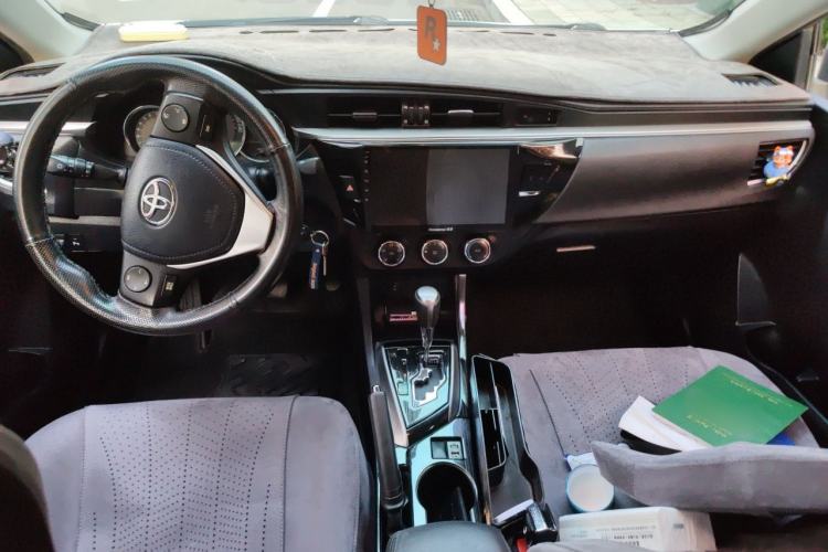 Used Toyota Levin 2014 1.6G CVT Elite Edition Center Console