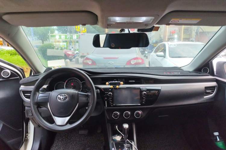 Used Toyota Levin 2014 1.6G CVT Elite Edition Center Console