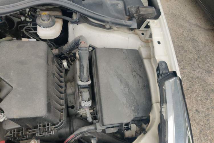Used Toyota Levin 2014 1.6G CVT Elite Edition Engine Bay Left
