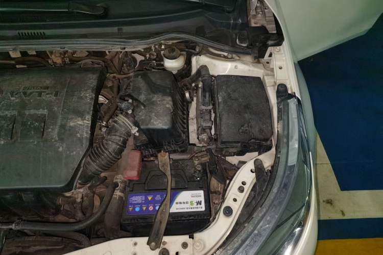Used Toyota Levin 2014 1.6G CVT Elite Edition Engine Bay Left