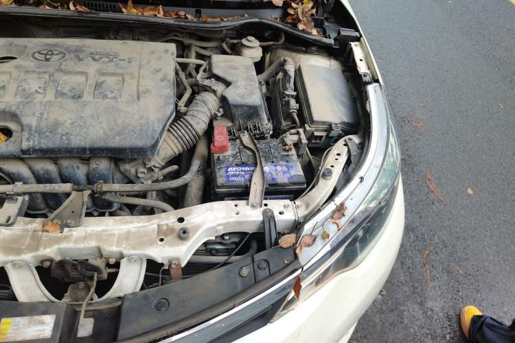 Used Toyota Levin 2014 1.6G CVT Elite Edition Engine Bay Left
