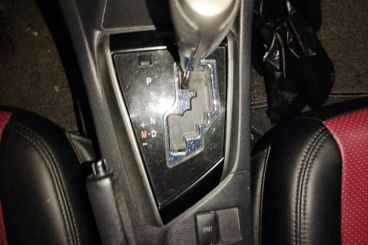 Used Toyota Levin 2014 1.6G CVT Elite Edition Gear Lever
