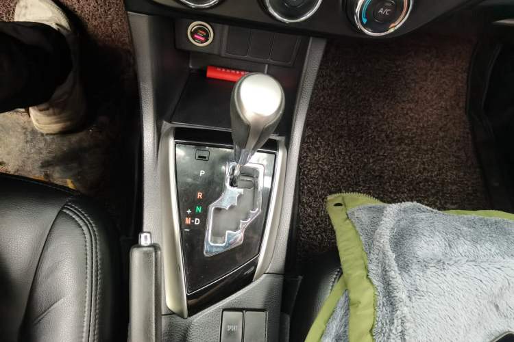 Used Toyota Levin 2014 1.6G CVT Elite Edition Gear Lever