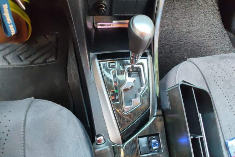 Used Toyota Levin 2014 1.6G CVT Elite Edition Gear Lever