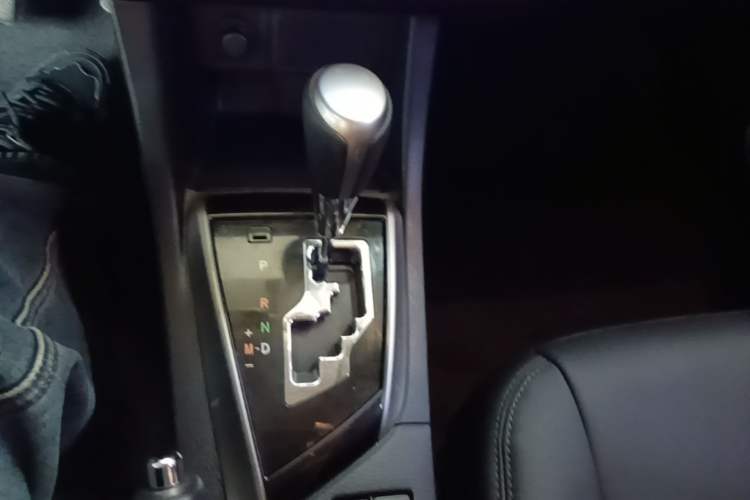 Used Toyota Levin 2014 1.6G CVT Elite Edition Gear Lever
