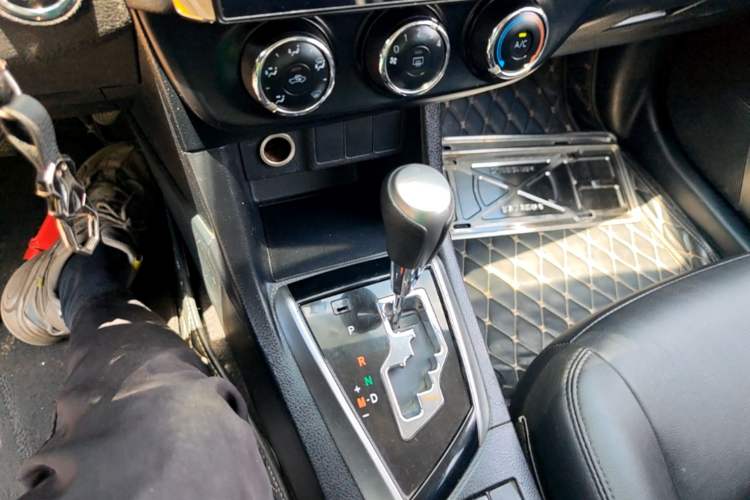 Used Toyota Levin 2014 1.6G CVT Elite Edition Gear Lever