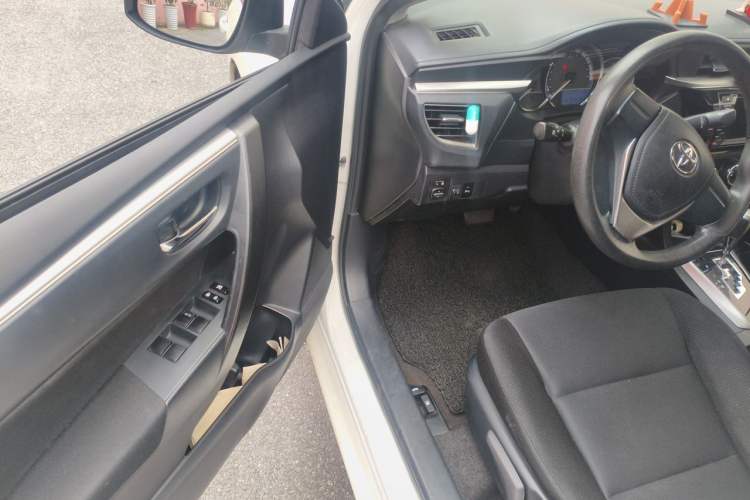 Used Toyota Levin 2014 1.6G CVT Elite Edition Interior 3