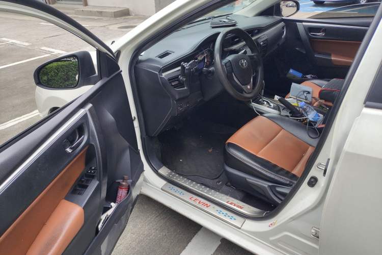 Used Toyota Levin 2014 1.6G CVT Elite Edition Interior 3