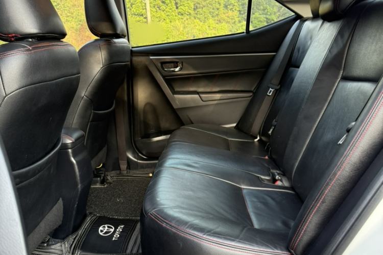Used Toyota Levin 2014 1.8 GS CVT Elite Edition Interior 3