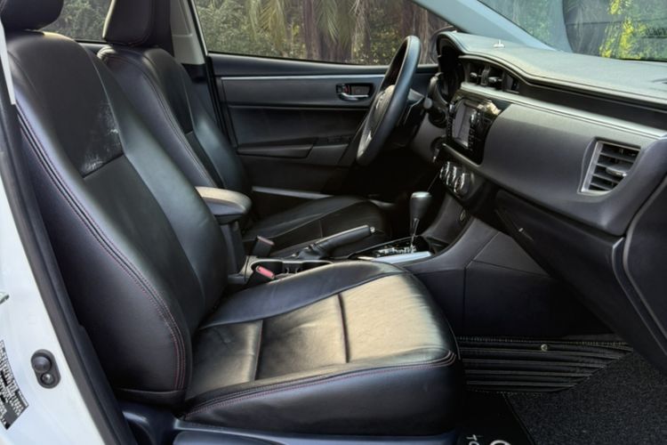 Used Toyota Levin 2014 1.8 GS CVT Elite Edition Interior 4