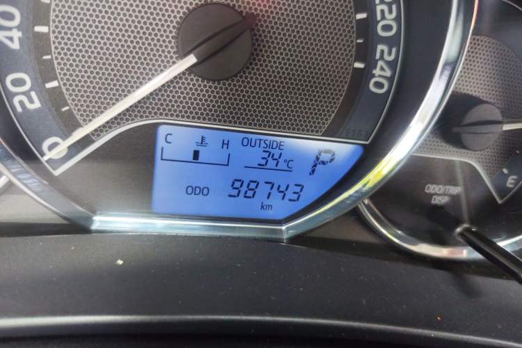 Used Toyota Levin 2014 1.6G CVT Elite Edition Odometer Close Up
