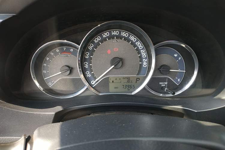 Used Toyota Levin 2014 1.6G CVT Elite Edition Odometer Close Up
