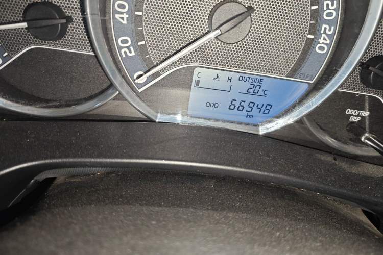 Used Toyota Levin 2014 1.6G Manual Elite Edition Odometer Close Up