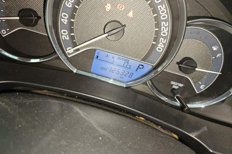 Used Toyota Levin 2014 1.6G CVT Elite Edition Odometer Close Up