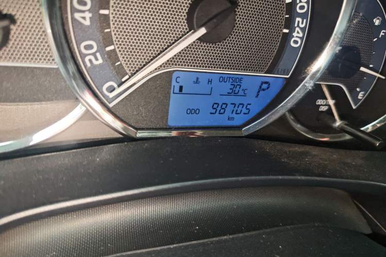 Used Toyota Levin 2014 1.6G CVT Elite Edition Odometer Close Up