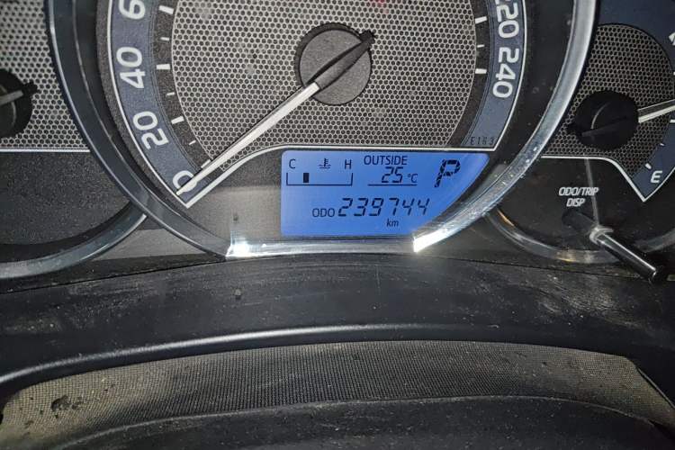 Used Toyota Levin 2014 1.6G CVT Elite Edition Odometer Close Up