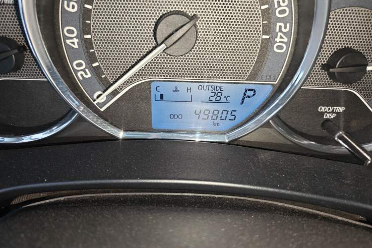 Used Toyota Levin 2014 1.6G CVT Elite Edition Odometer Close Up