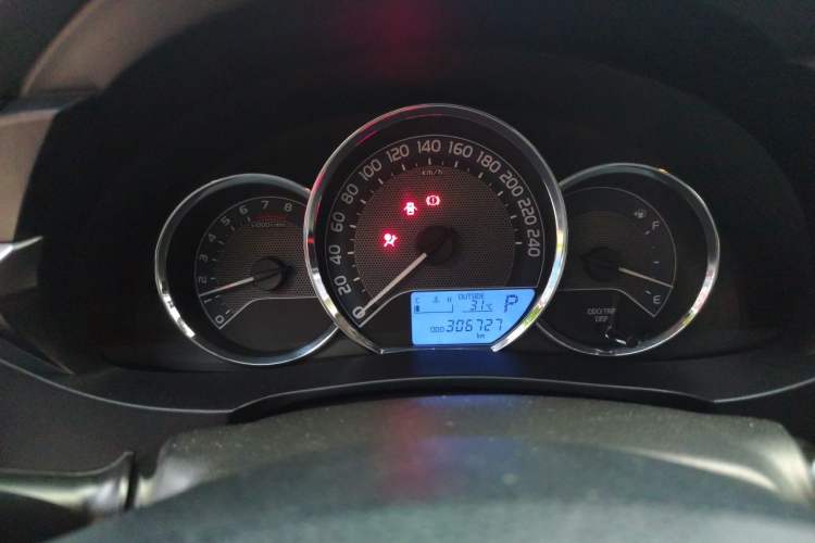 Used Toyota Levin 2014 1.6G CVT Elite Edition Odometer Close Up