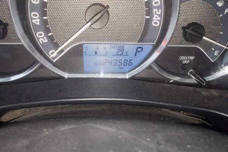 Used Toyota Levin 2014 1.6G CVT Elite Edition Odometer Close Up