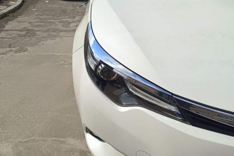 Used Toyota Levin 2014 1.6G CVT Elite Edition Right Front Headlight
