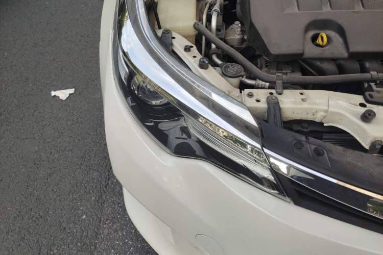 Used Toyota Levin 2014 1.6G CVT Elite Edition Right Front Headlight