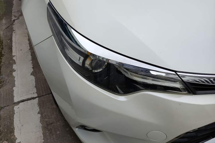 Used Toyota Levin 2014 1.8 GS CVT Elite Edition Right Front Headlight