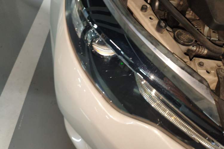 Used Toyota Levin 2014 1.6G CVT Elite Edition Right Front Headlight