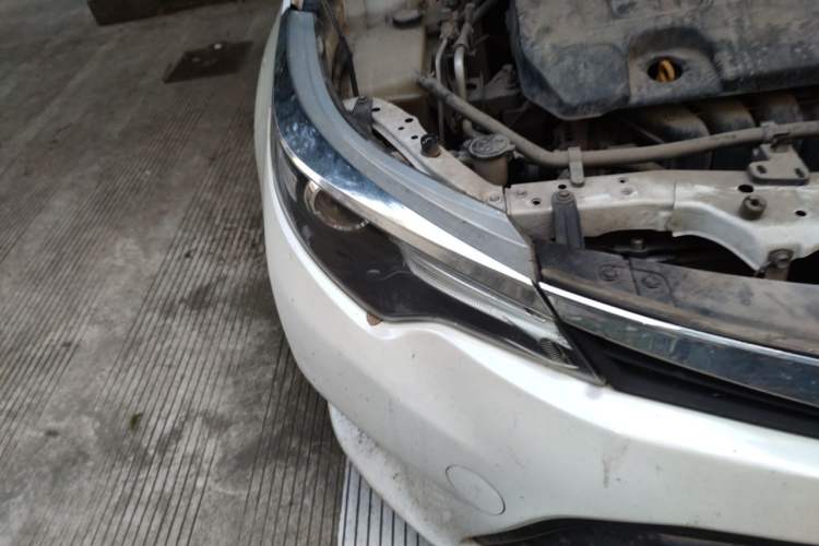 Used Toyota Levin 2014 1.6G CVT Elite Edition Right Front Headlight