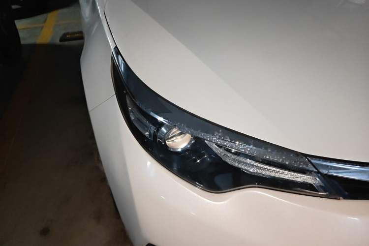 Used Toyota Levin 2014 1.6G CVT Elite Edition Right Front Headlight