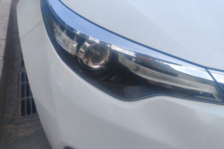 Used Toyota Levin 2014 1.6G CVT Elite Edition Right Front Headlight